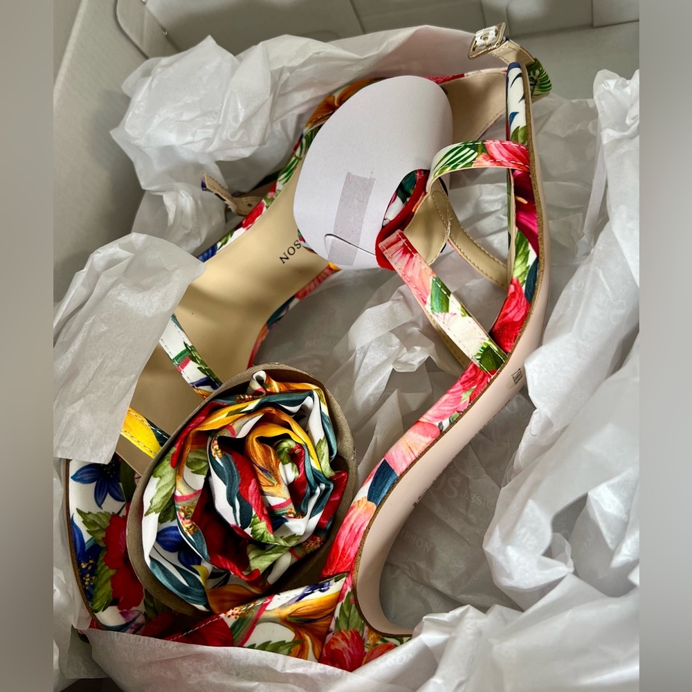 Jessica Simpson Women’s Taiga Floral Heeled Sandals - Picture 4 of 7
